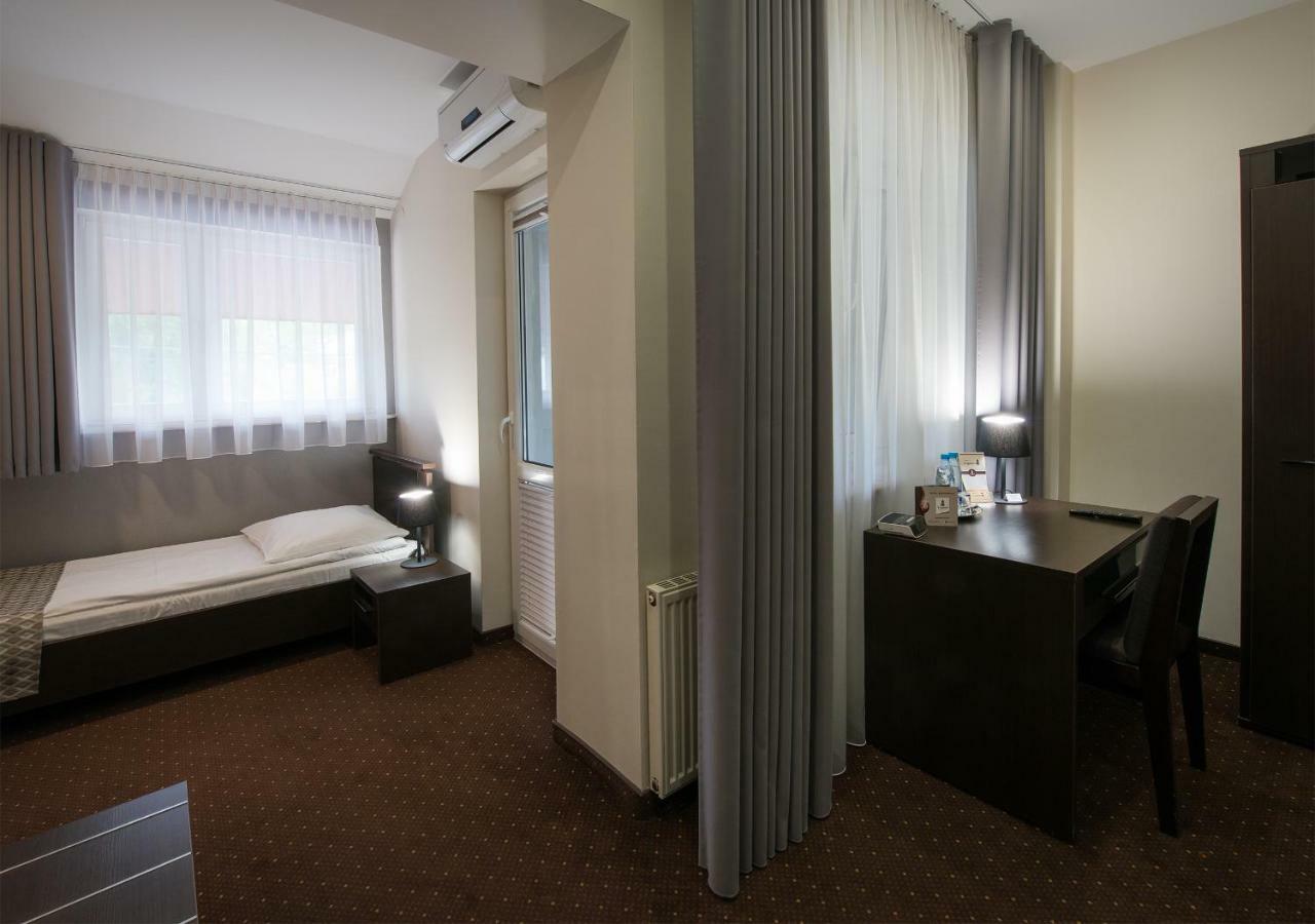 Hotel Capitol Biala Podlaska Exterior photo